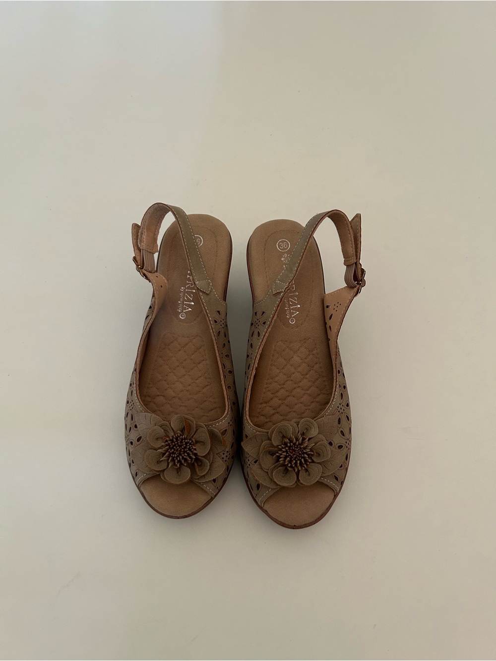 Patrizia Women's Tan Flower Slingback Sandals